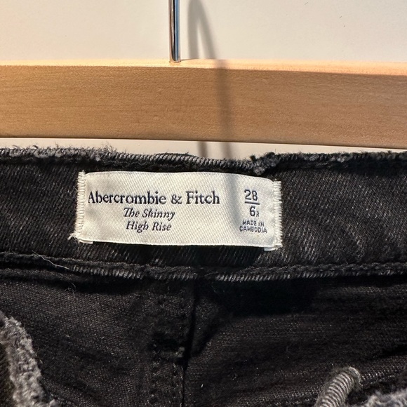 Abercrombie & Fitch - High Rise Skinny Jean - Picture 4 of 4